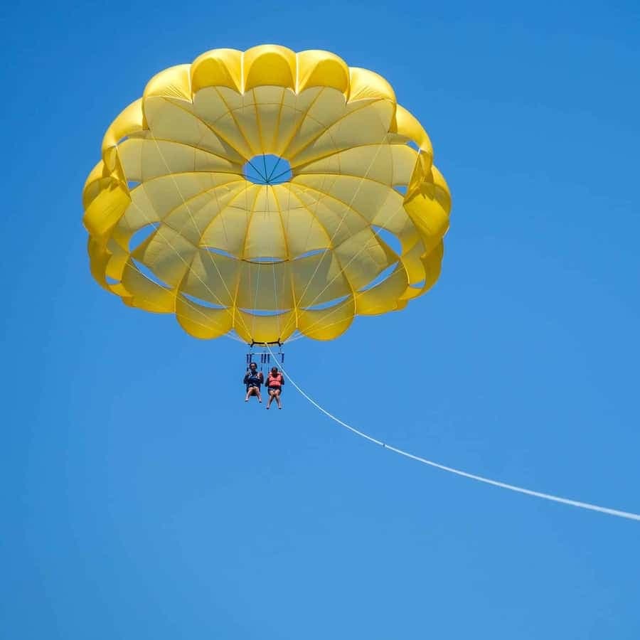 Punta Cana: Parasailing Trip Around the Coast of Bavaro — Guided tour and outdoor activity