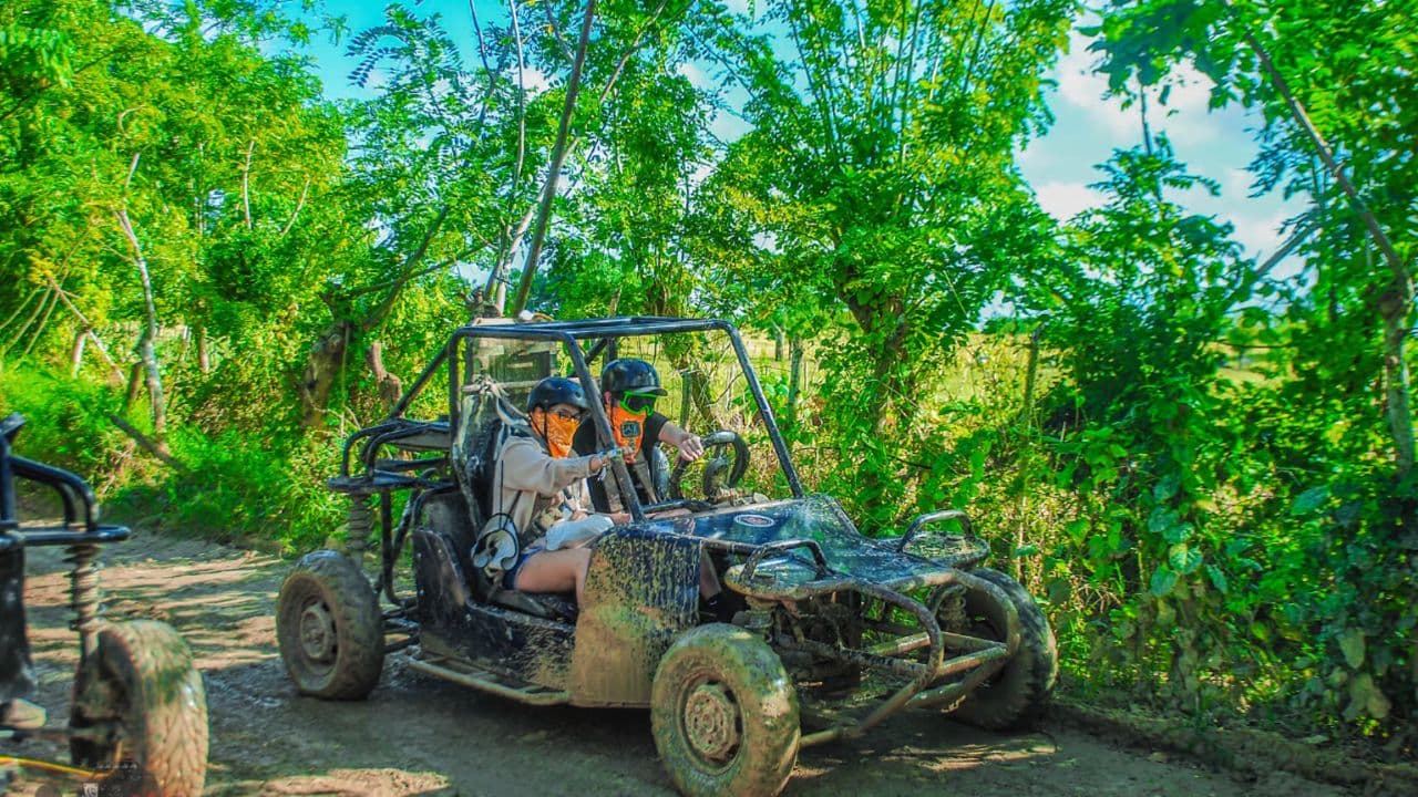 Půldenní dobrodružství na čtyřkolce v jeskyni u řeky a na pláži Macao — Guided tour and outdoor activity